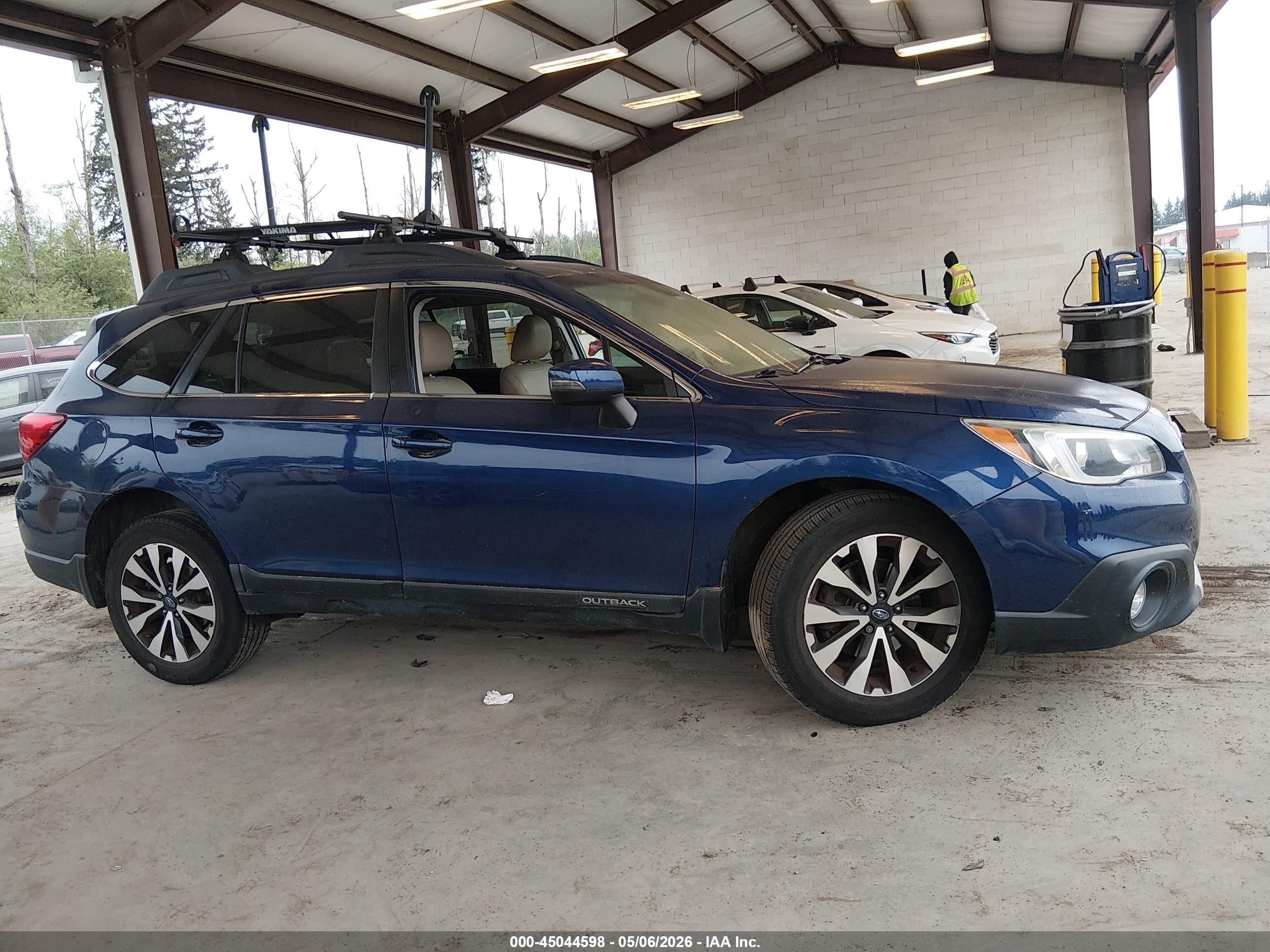 2015 Subaru Outback 2.5i Limited Синий vin: 4S4BSBNC9F3276357