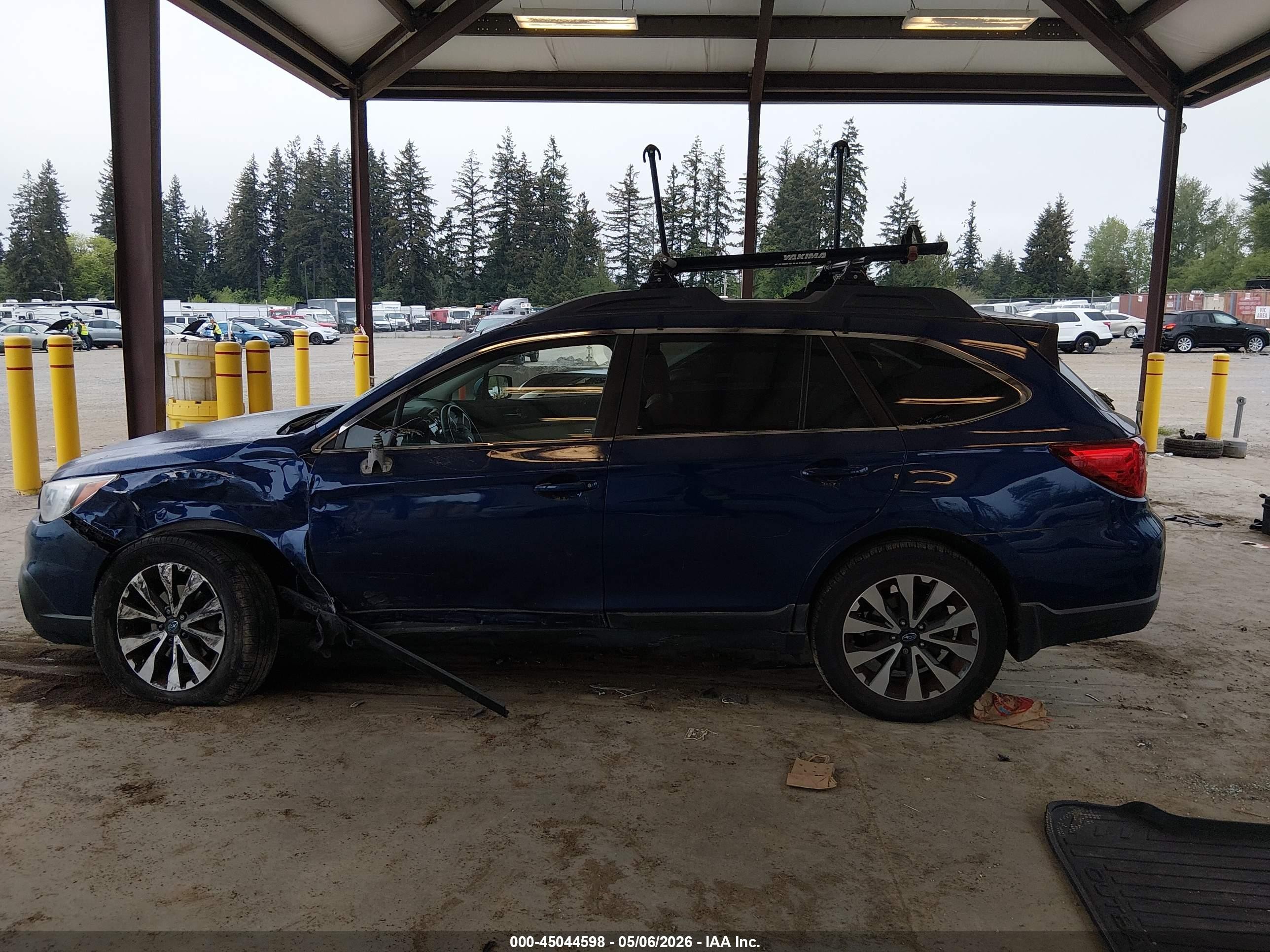 2015 Subaru Outback 2.5i Limited Синий vin: 4S4BSBNC9F3276357