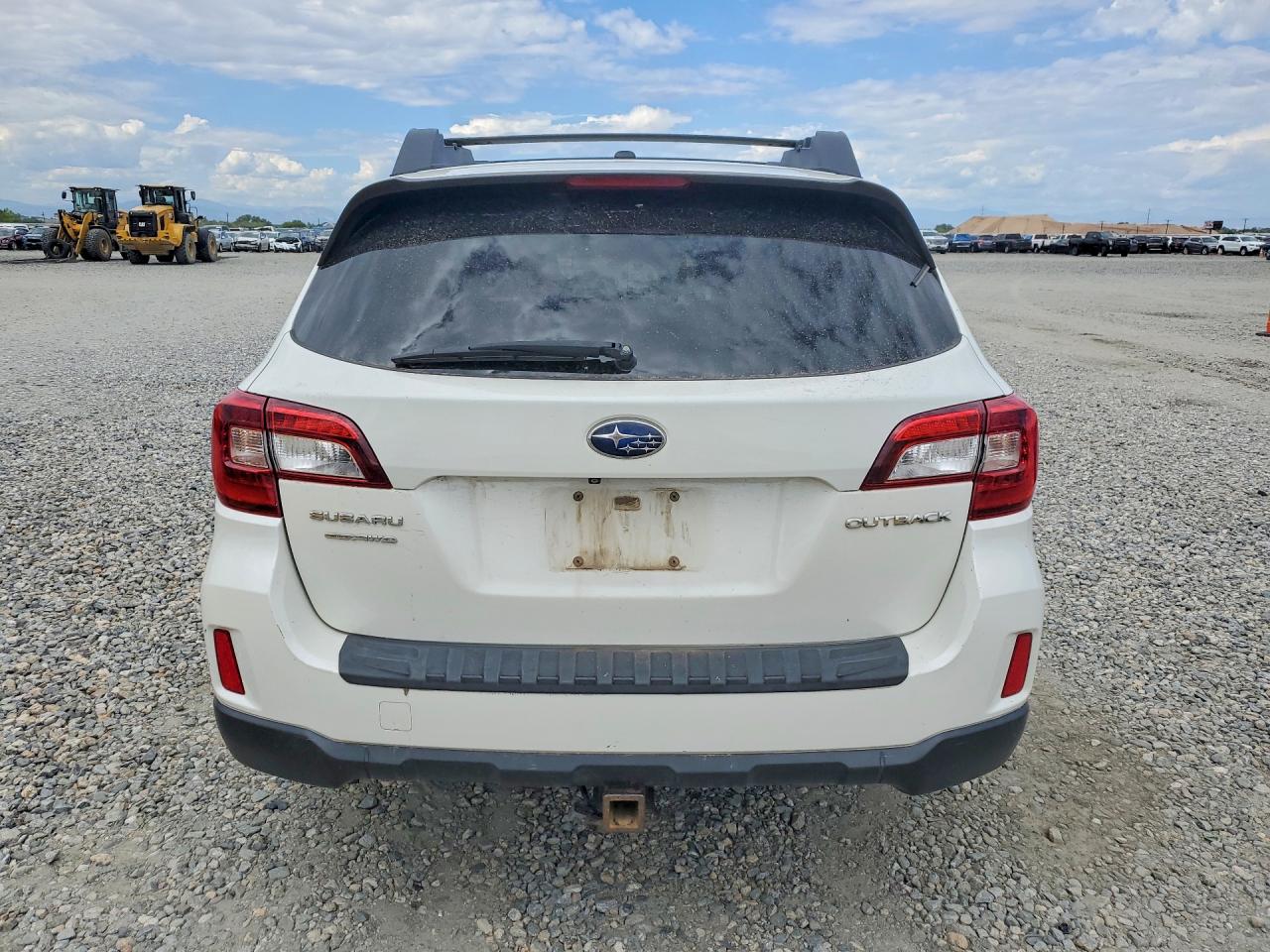 2015 Subaru Outback 2.5i Limited White vin: 4S4BSBNC9F3286998