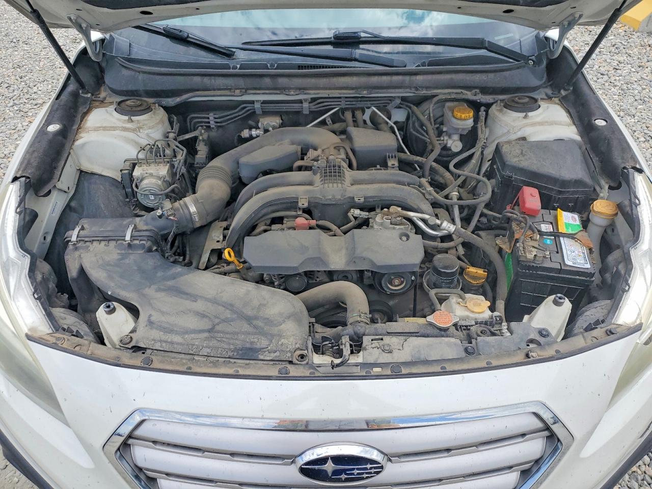 2015 Subaru Outback 2.5i Limited White vin: 4S4BSBNC9F3286998