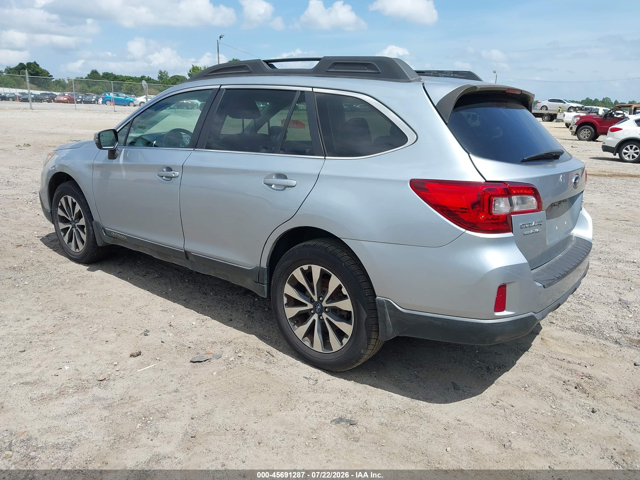 2015 Subaru Outback 2.5i Limited Silver vin: 4S4BSBNC9F3361652