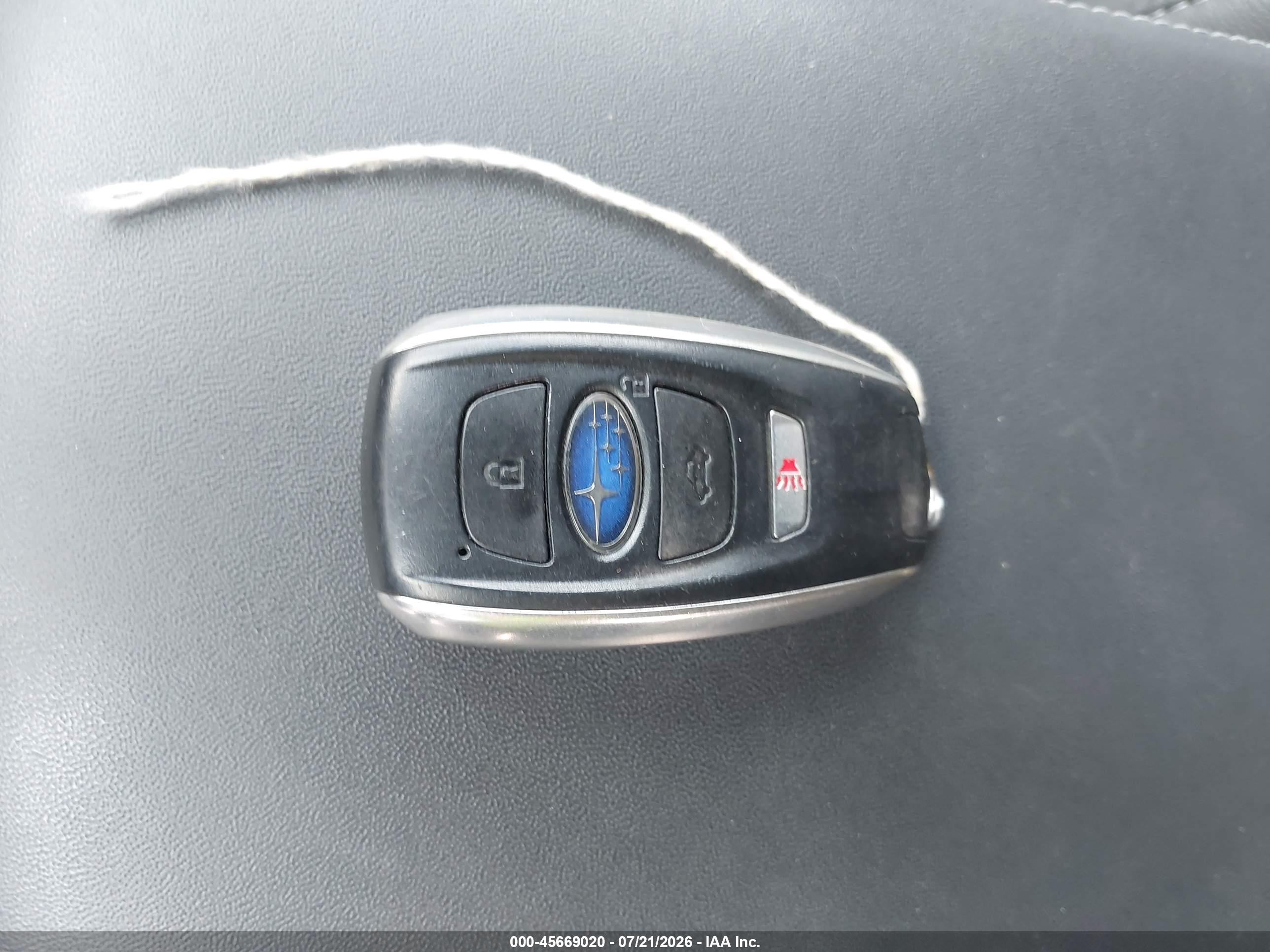2016 Subaru Outback 2.5i Limited Бордовый vin: 4S4BSBNC9G3344206