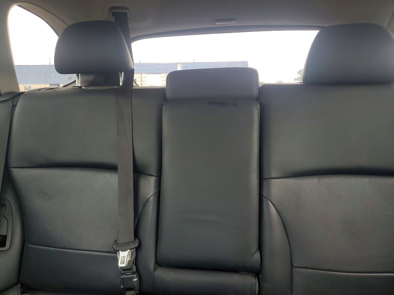 2015 Subaru Outback 2.5i Limited Silver vin: 4S4BSBNCXF3286587