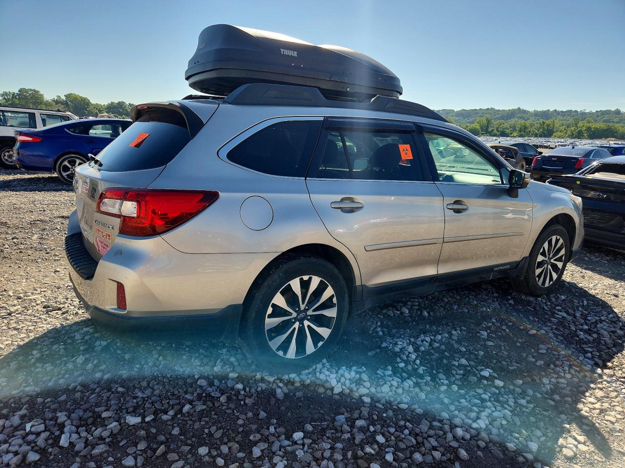 2015 Subaru Outback 2.5i Limited Silver vin: 4S4BSBNCXF3318308