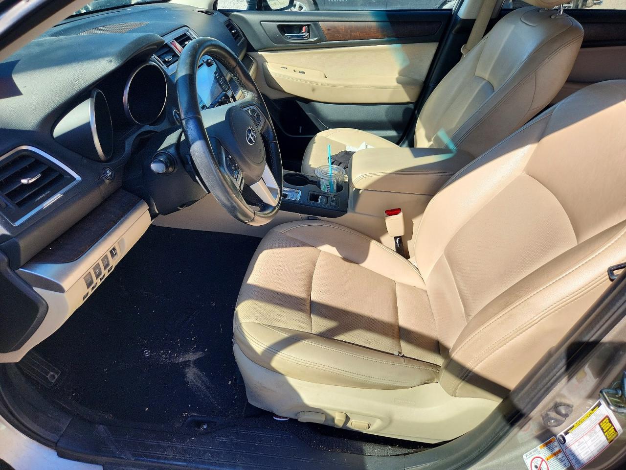 2015 Subaru Outback 2.5i Limited Silver vin: 4S4BSBNCXF3318308
