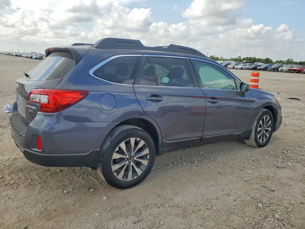 2015 Subaru Outback 3.6r Limited Black vin: 4S4BSEJC1F3235387