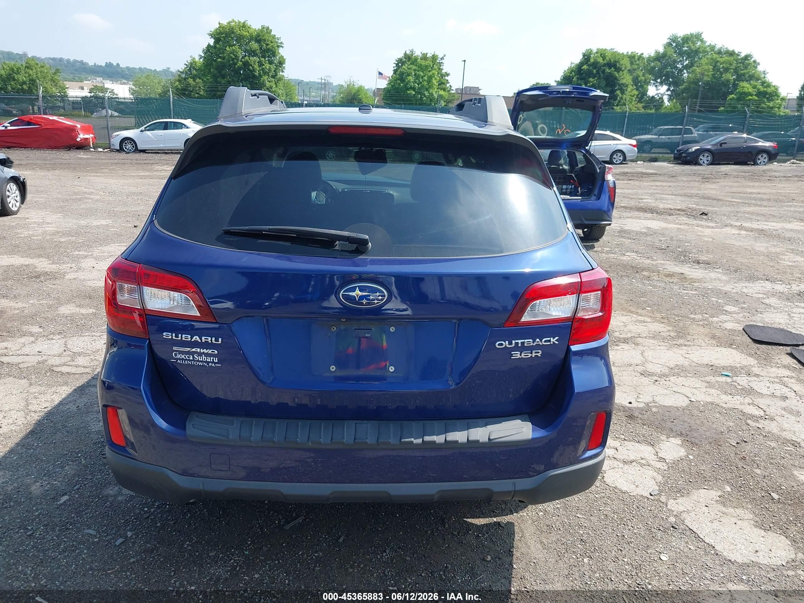 2015 Subaru Outback 3.6r Limited Blue vin: 4S4BSELC4F3327901