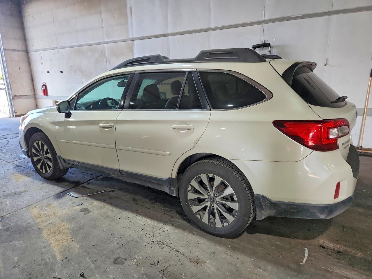 2015 Subaru Outback White vin: 4S4BSELC7F3215156