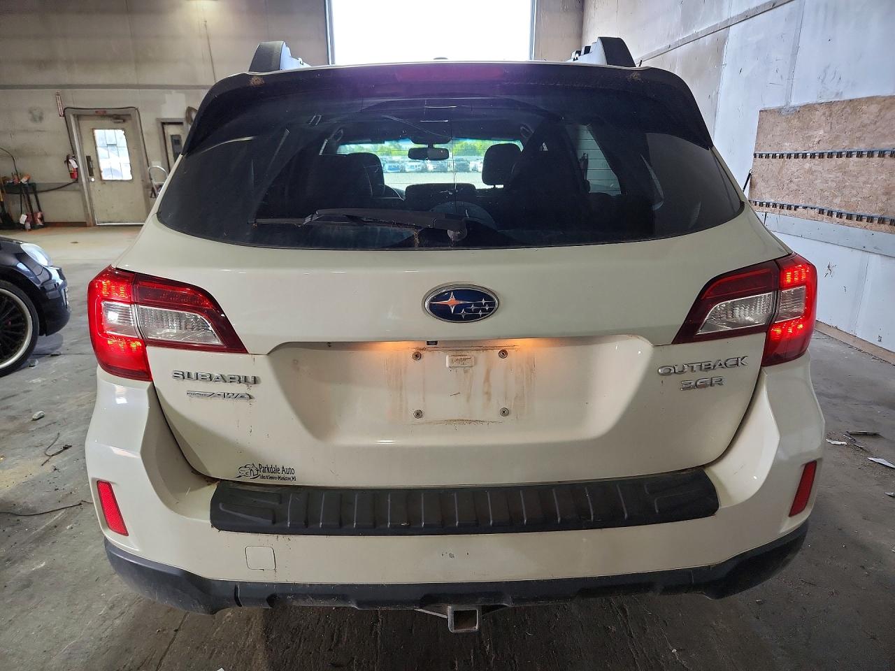 2015 Subaru Outback White vin: 4S4BSELC7F3215156