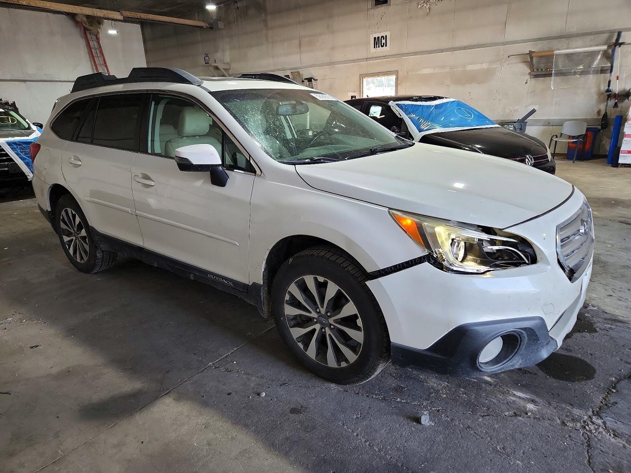 2015 Subaru Outback White vin: 4S4BSELC7F3215156