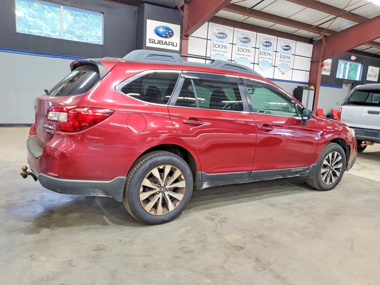 2015 Subaru Outback 3.6r Limited Red vin: 4S4BSELC8F3350081