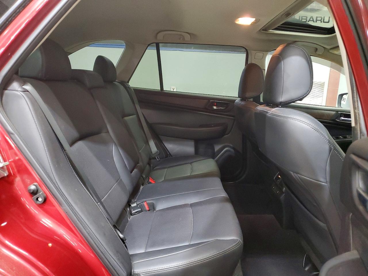2015 Subaru Outback 3.6r Limited Red vin: 4S4BSELC8F3350081