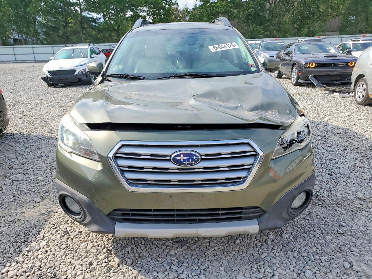 2015 Subaru Outback 3.6r Limited Green vin: 4S4BSELC9F3297875