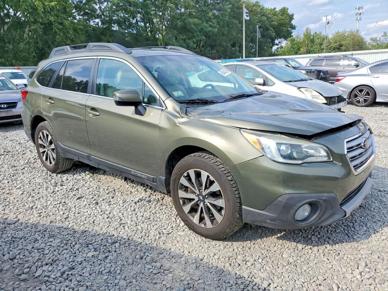 2015 Subaru Outback 3.6r Limited Green vin: 4S4BSELC9F3297875