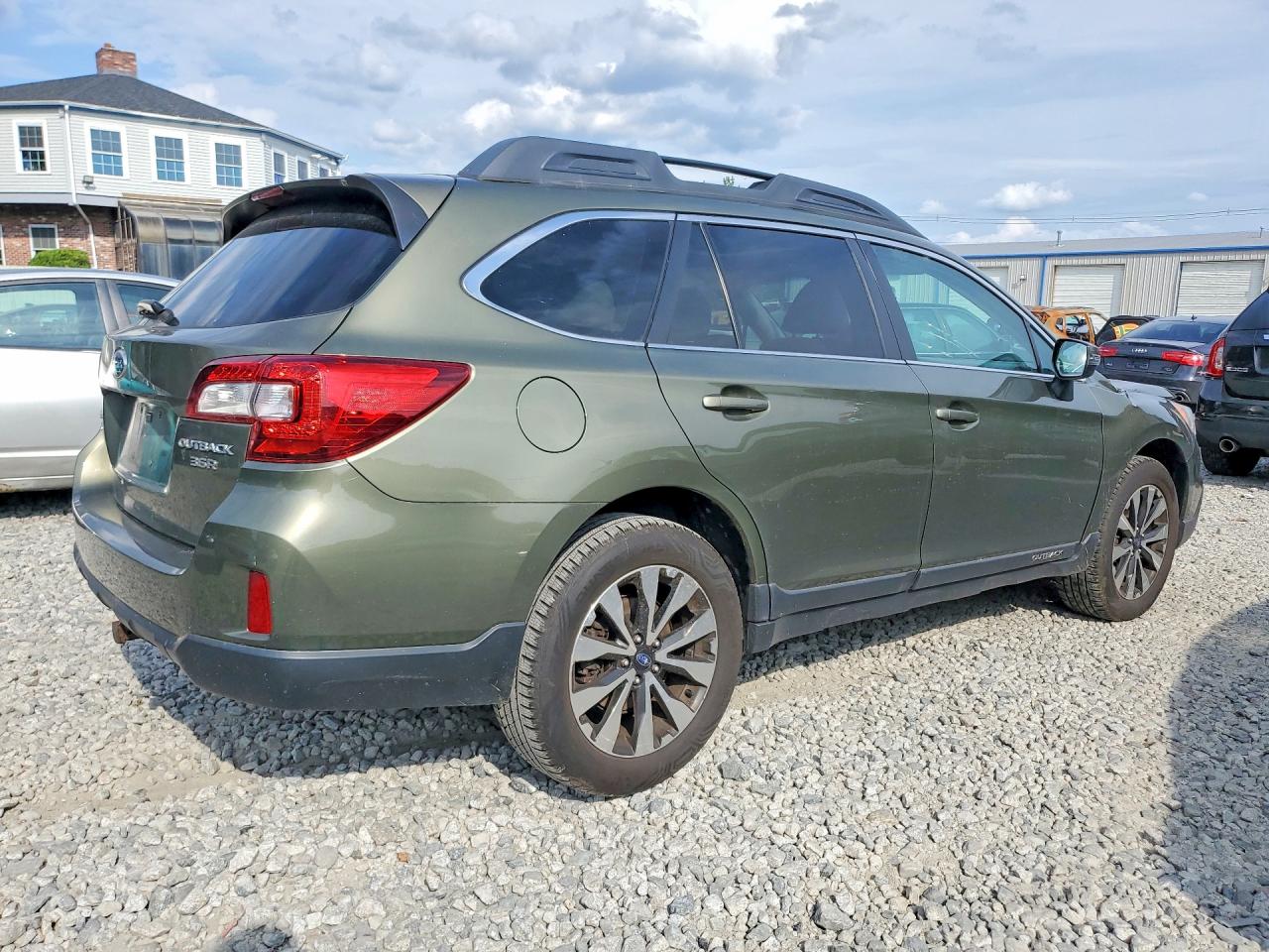 2015 Subaru Outback 3.6r Limited Green vin: 4S4BSELC9F3297875