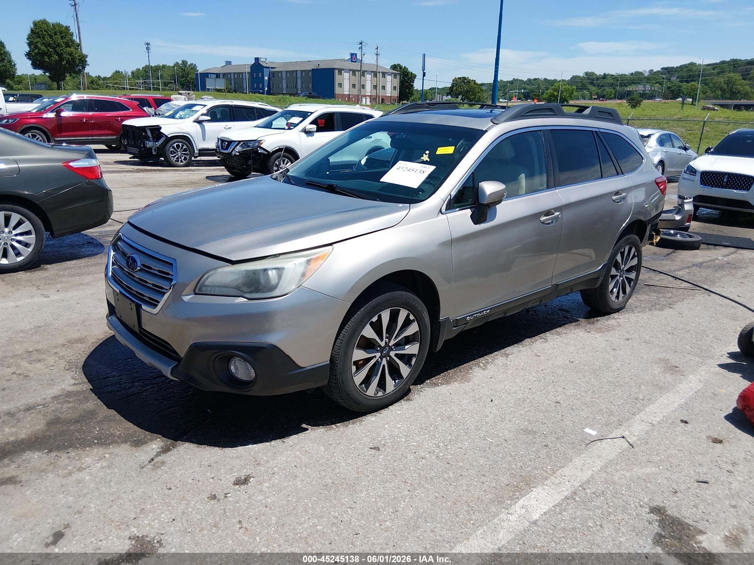 2015 Subaru Outback 3.6r Limited Silver vin: 4S4BSELCXF3213501