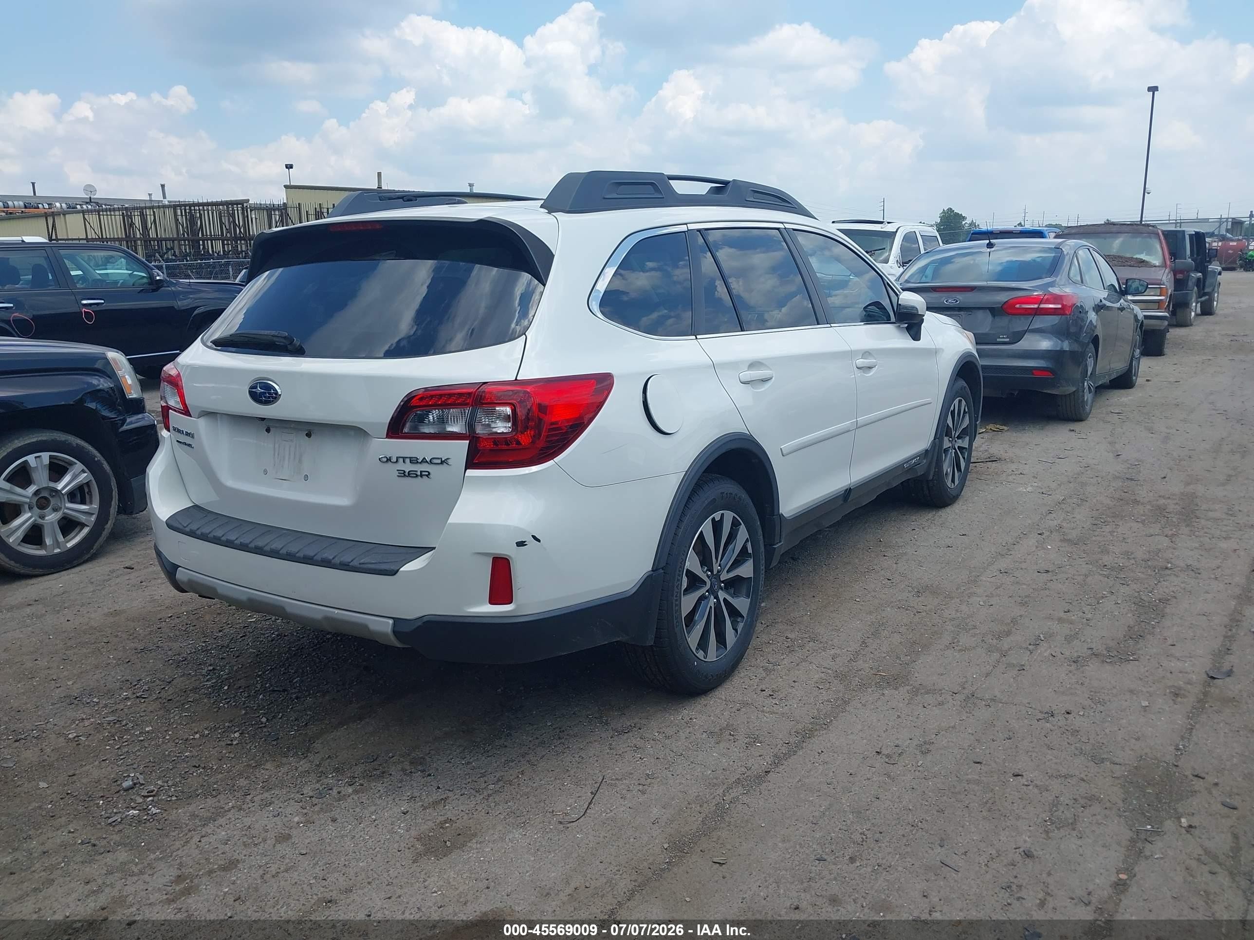 2015 Subaru Outback 3.6r Limited Белый vin: 4S4BSENC1F3278699