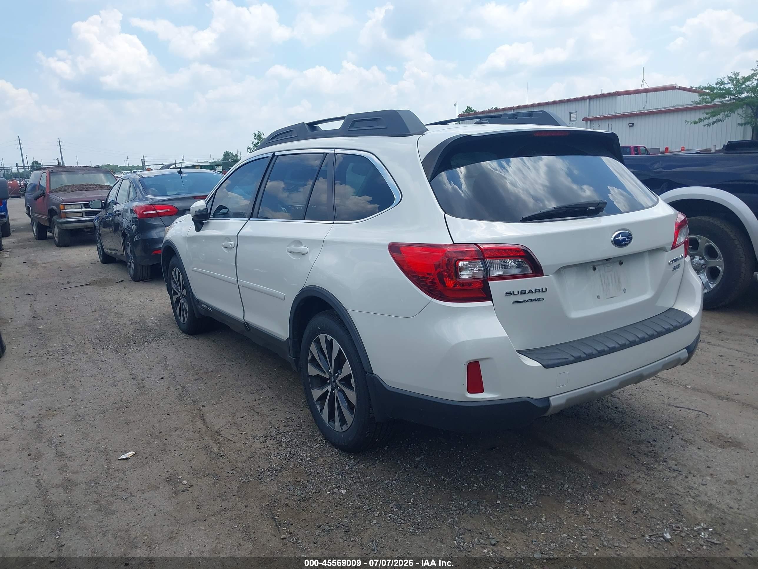 2015 Subaru Outback 3.6r Limited Белый vin: 4S4BSENC1F3278699