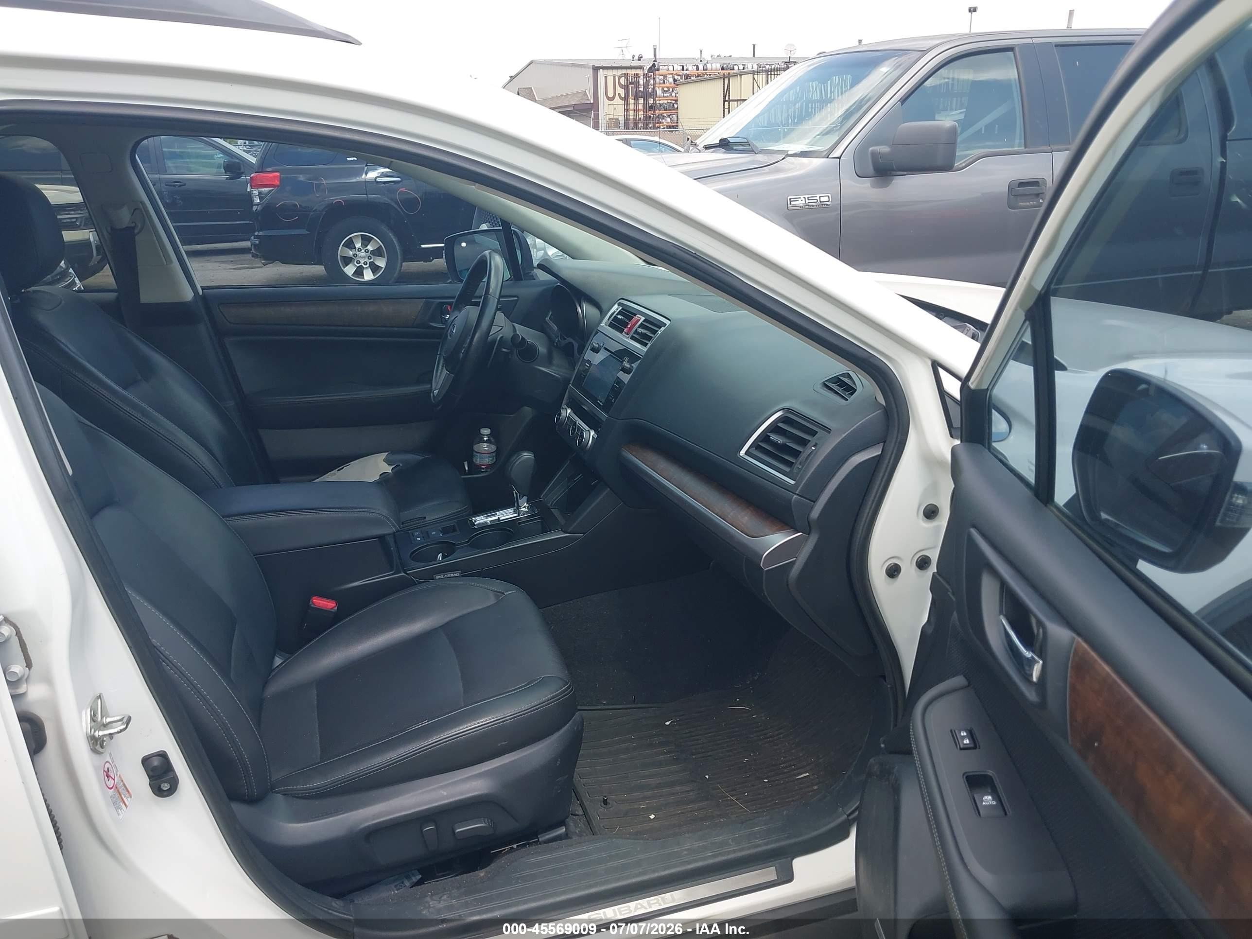 2015 Subaru Outback 3.6r Limited Белый vin: 4S4BSENC1F3278699