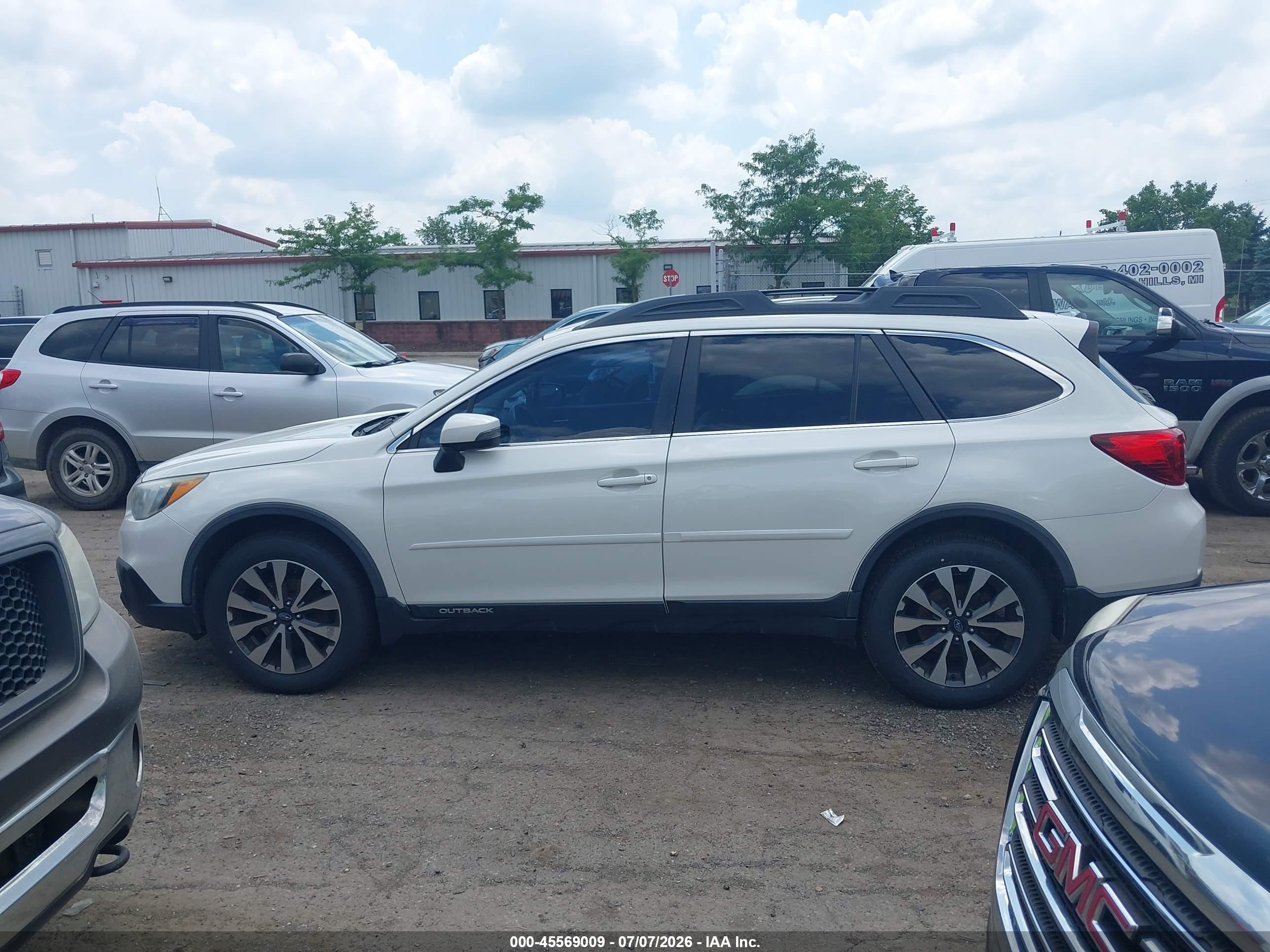 2015 Subaru Outback 3.6r Limited Белый vin: 4S4BSENC1F3278699
