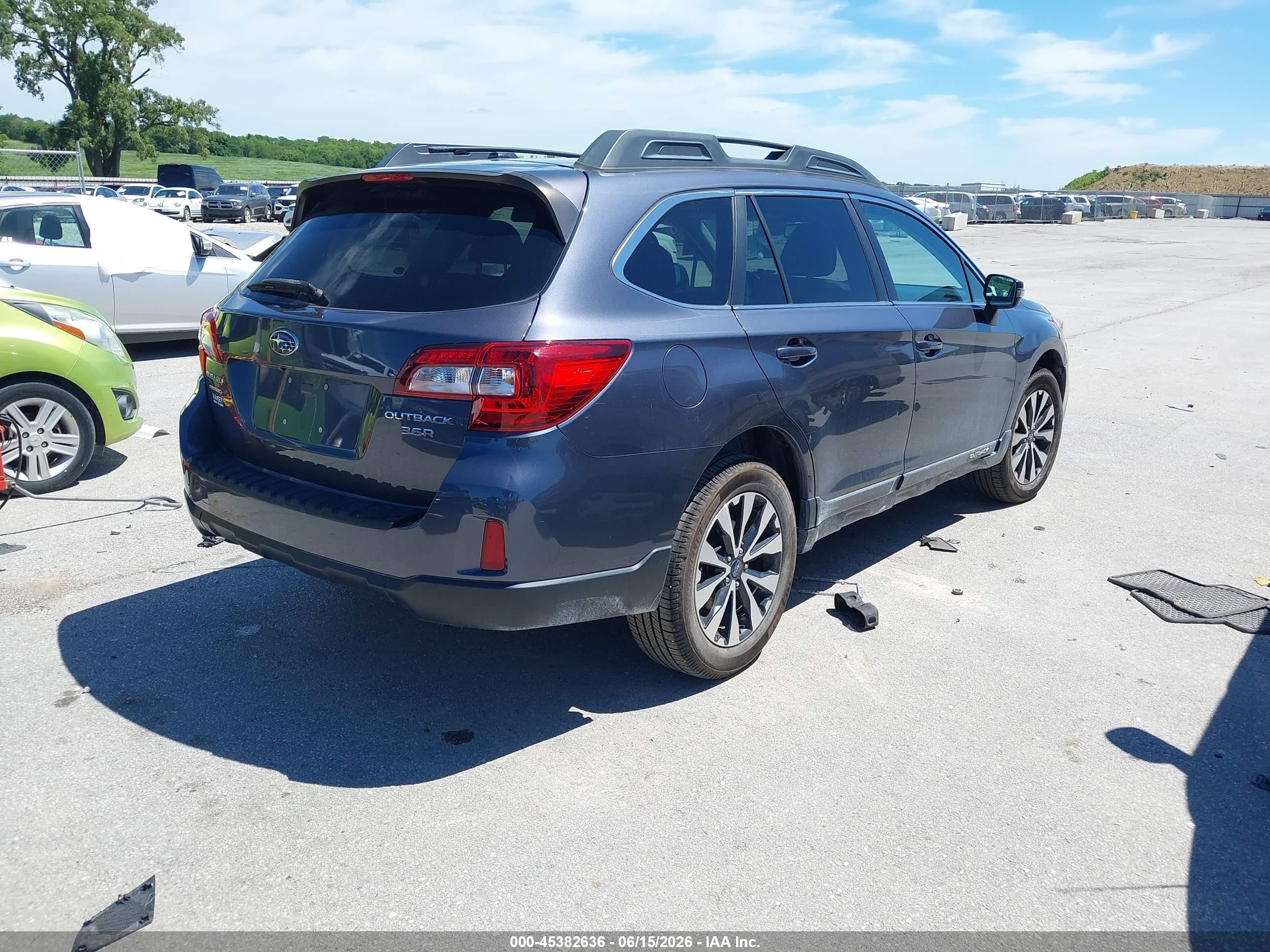 2015 Subaru Outback 3.6r Limited Gray vin: 4S4BSENC1F3287371