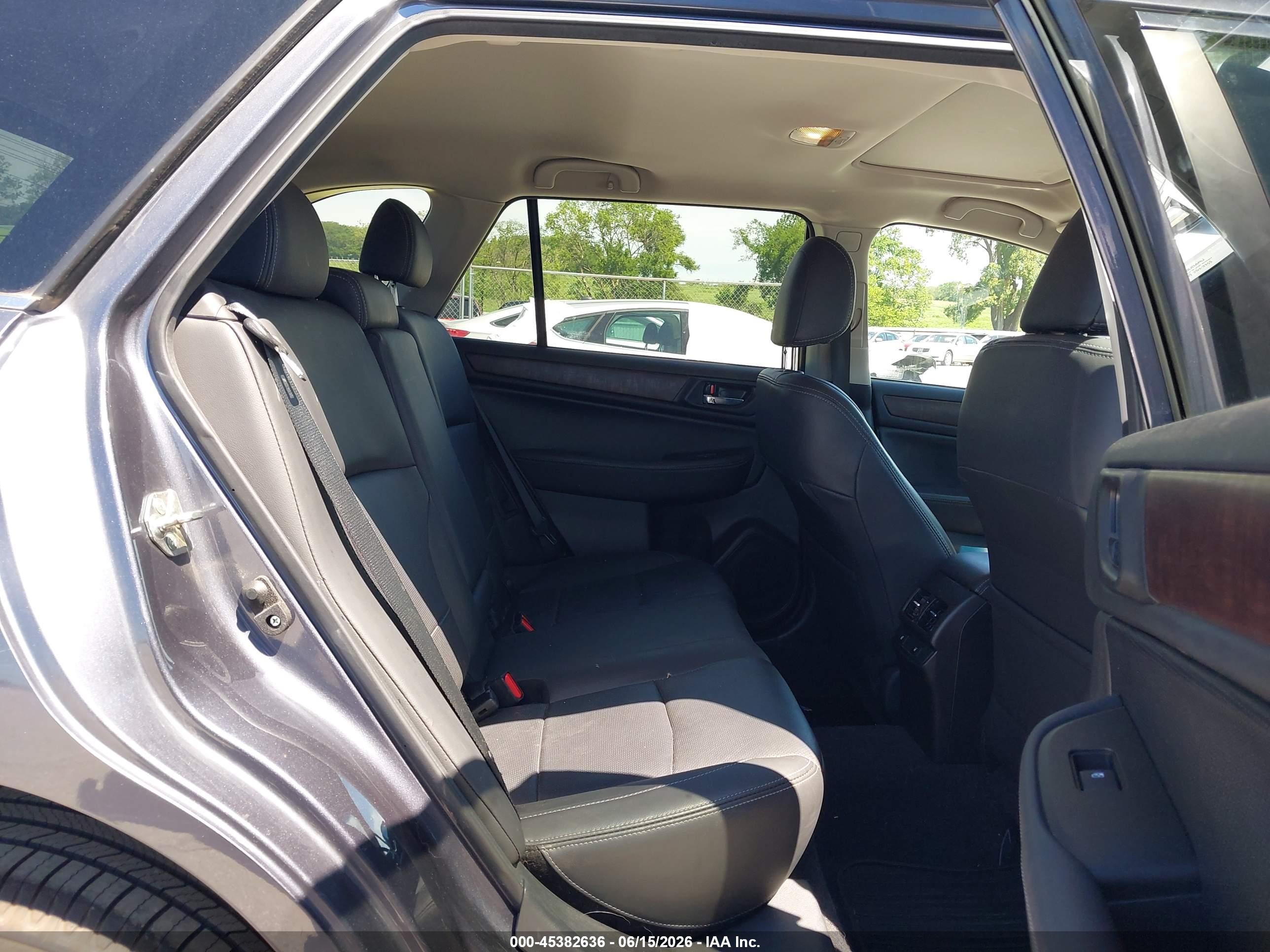 2015 Subaru Outback 3.6r Limited Gray vin: 4S4BSENC1F3287371