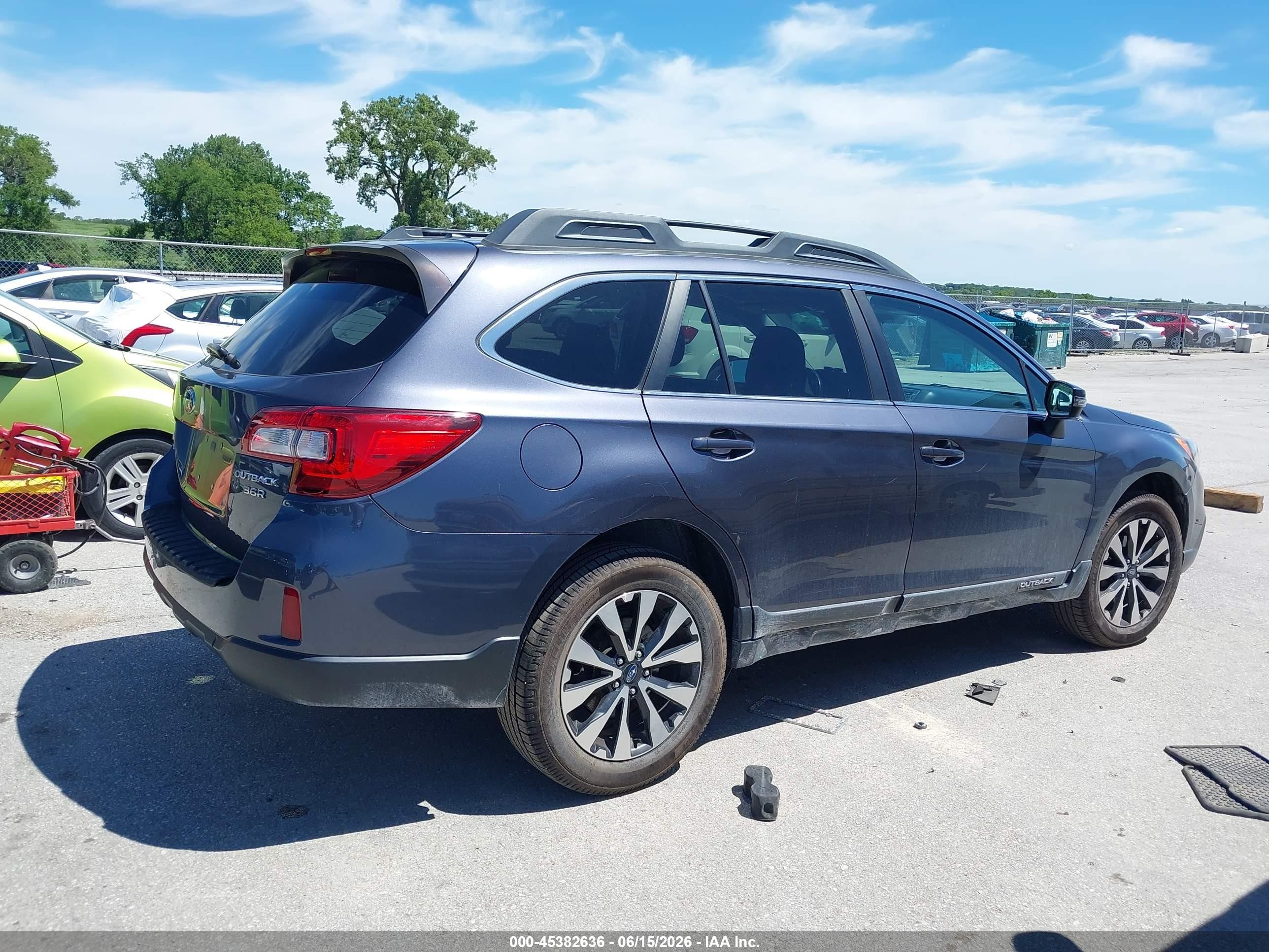 2015 Subaru Outback 3.6r Limited Gray vin: 4S4BSENC1F3287371
