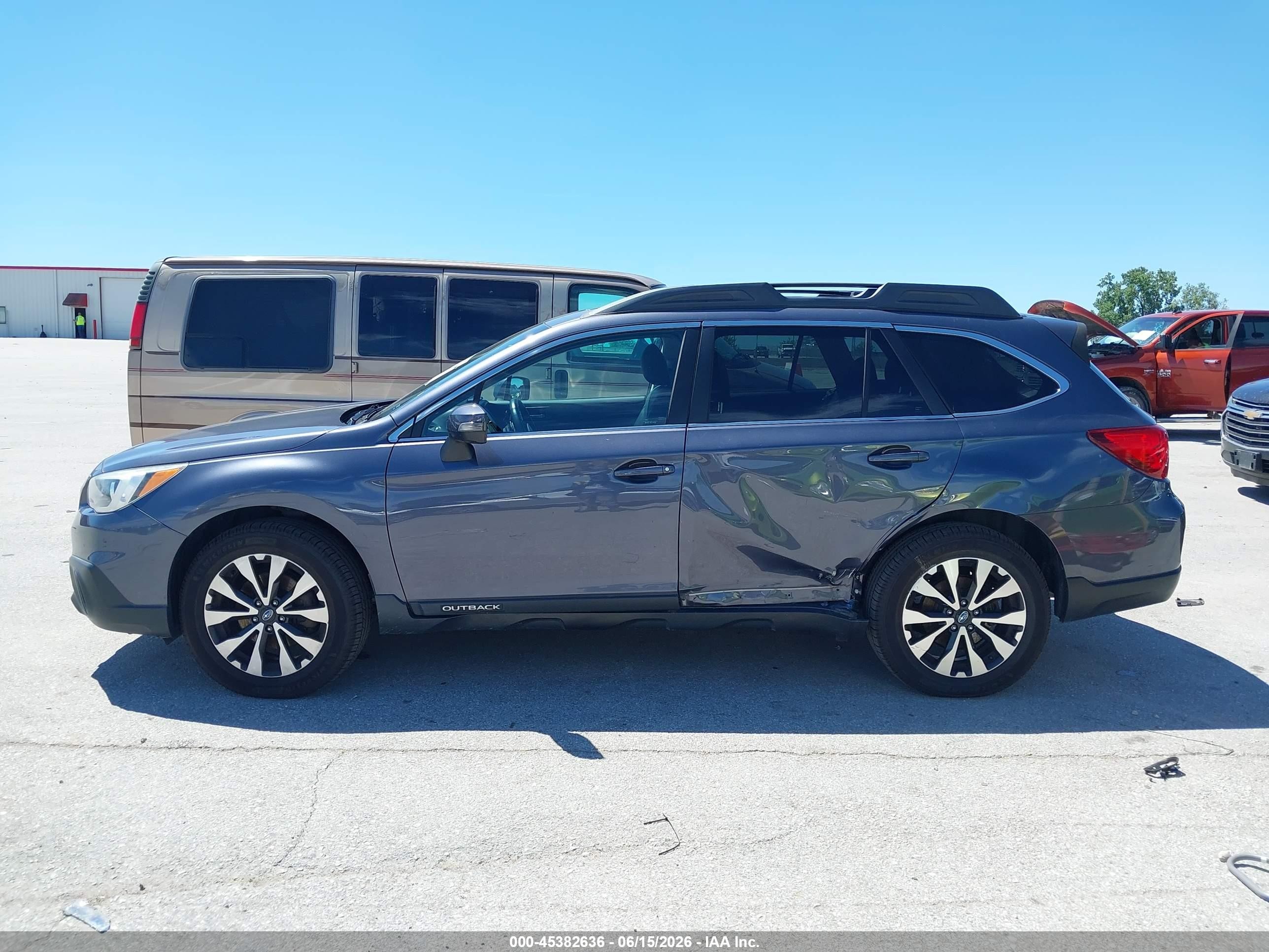 2015 Subaru Outback 3.6r Limited Gray vin: 4S4BSENC1F3287371