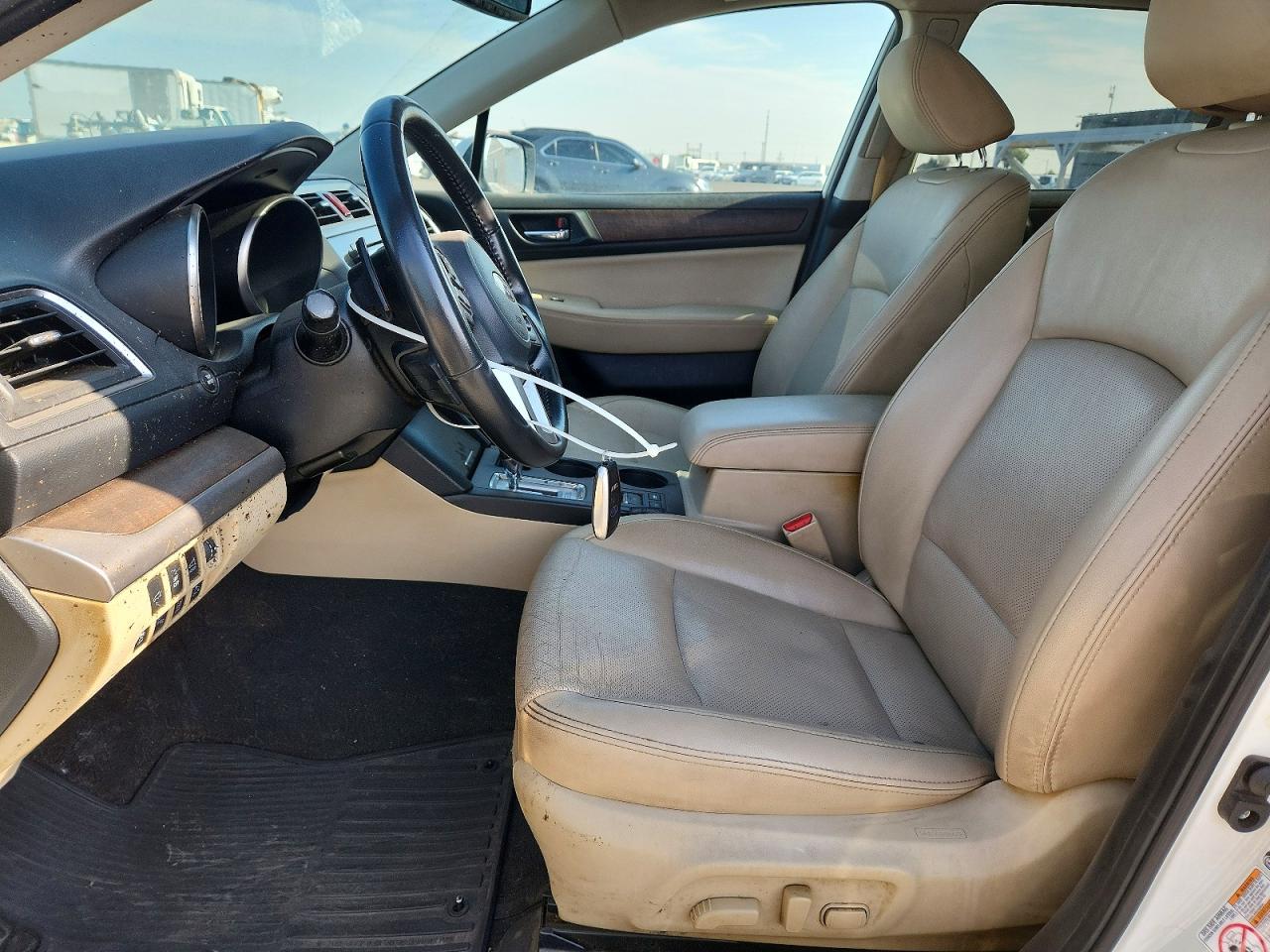 2015 Subaru Outback 3.6r Limited Белый vin: 4S4BSENC1F3331577