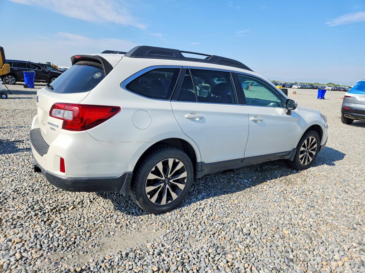 2015 Subaru Outback 3.6r Limited Белый vin: 4S4BSENC1F3331577