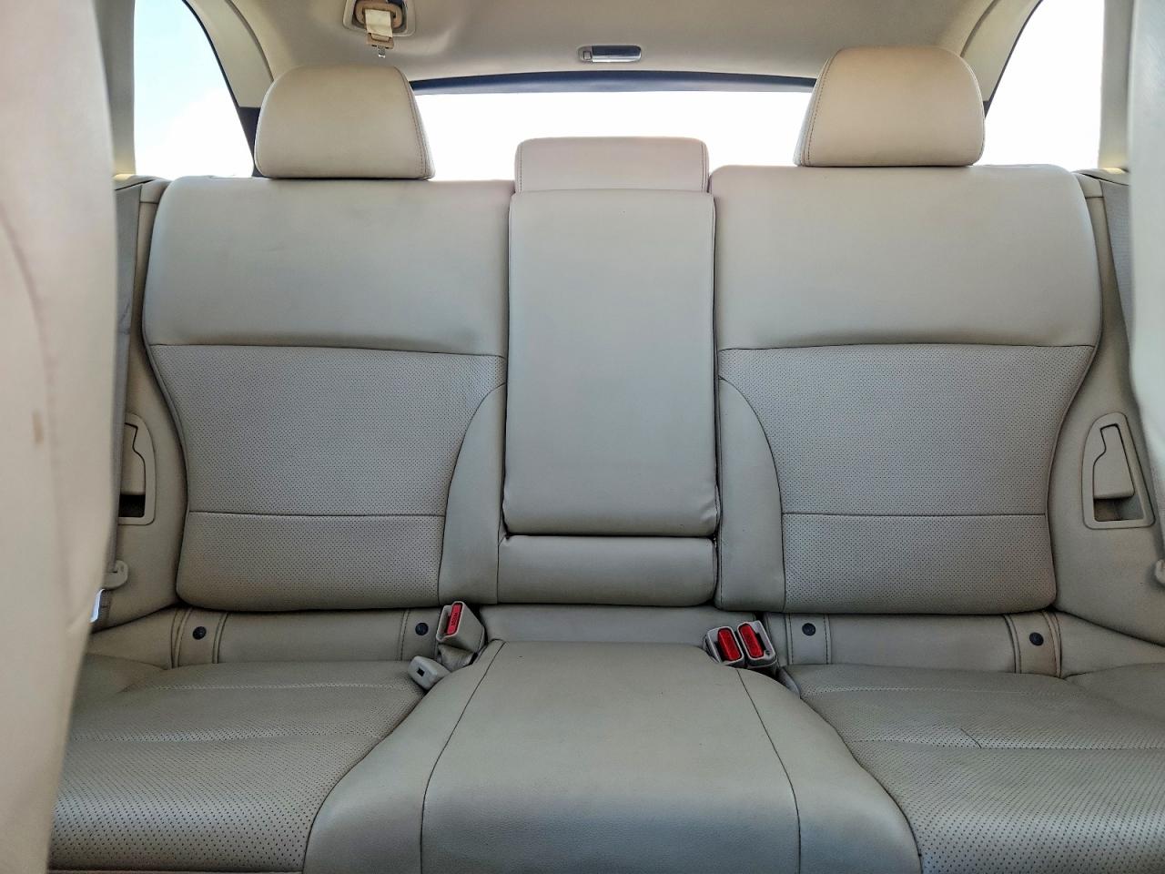 2015 Subaru Outback 3.6r Limited Белый vin: 4S4BSENC1F3331577