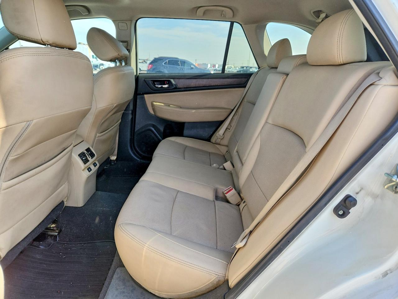 2015 Subaru Outback 3.6r Limited Белый vin: 4S4BSENC1F3331577