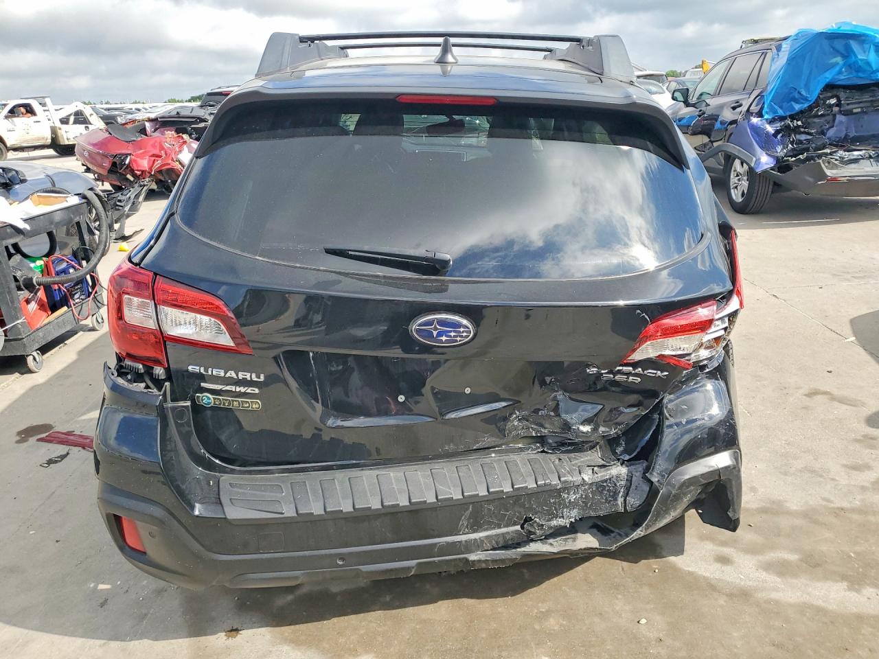 2018 Subaru Outback 3.6r Limited Black vin: 4S4BSENC1J3266268