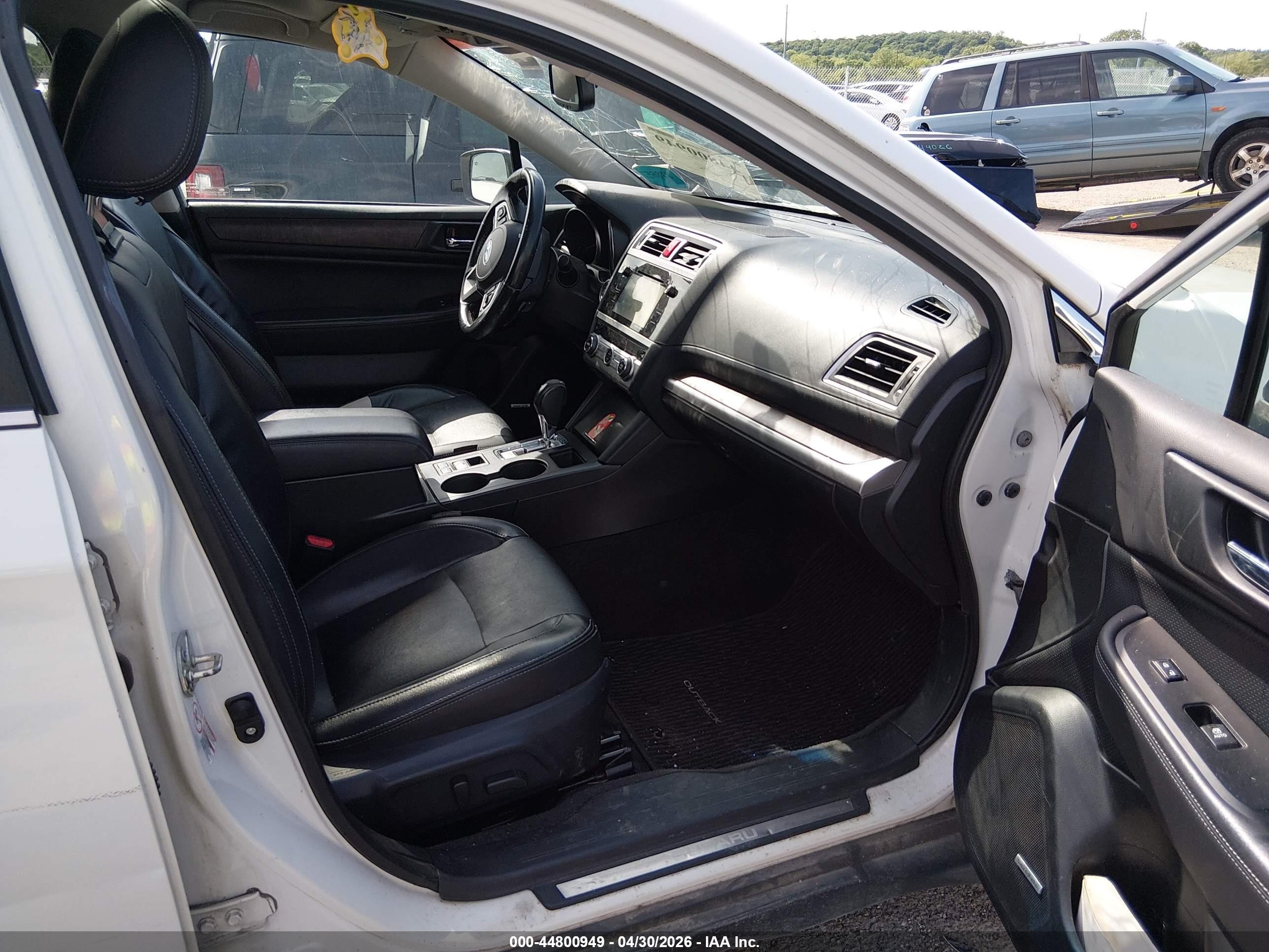 2015 Subaru Outback 3.6r Limited White vin: 4S4BSENC2F3259773