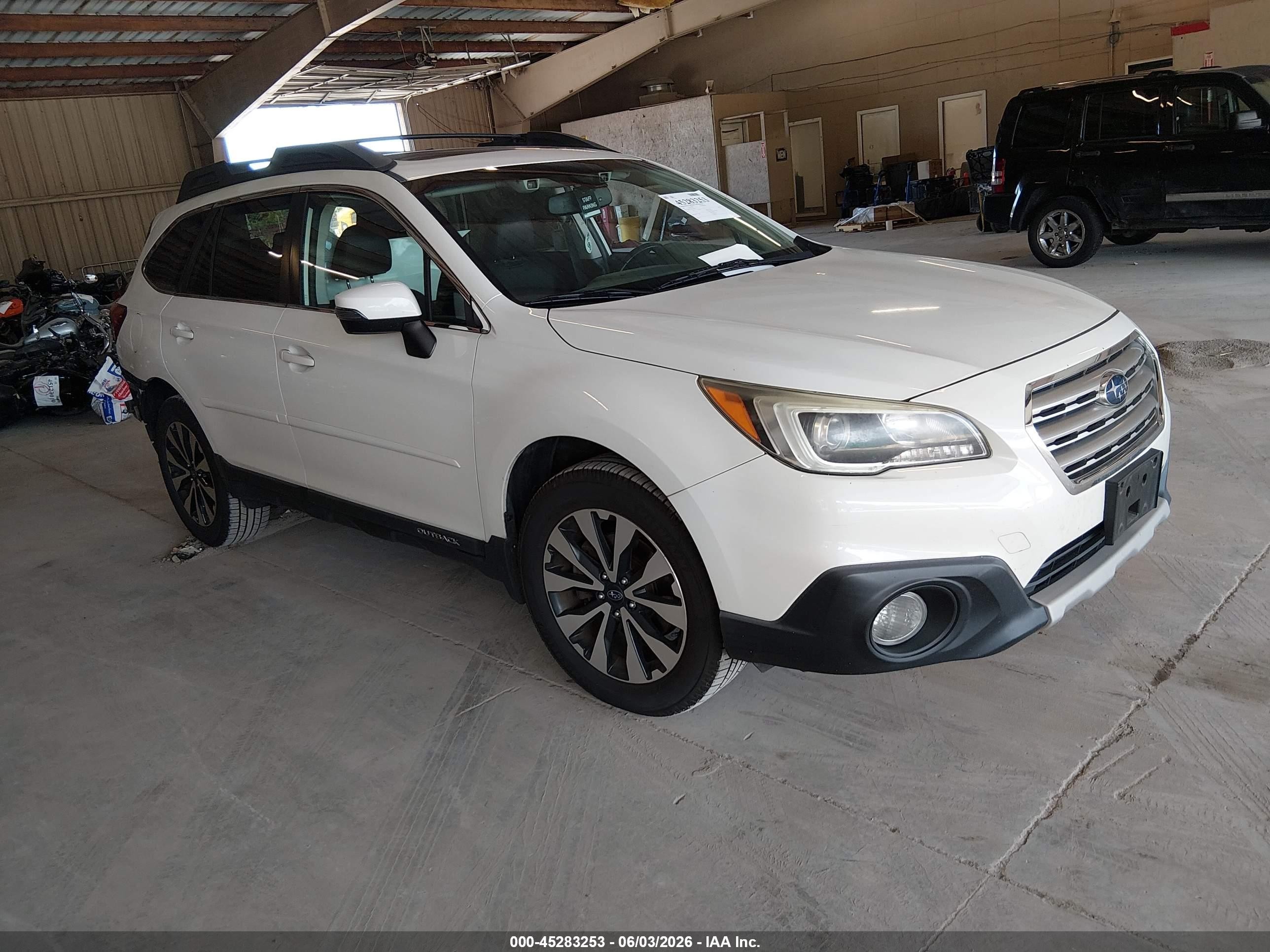 2015 Subaru Outback 3.6r Limited White vin: 4S4BSENC2F3289226