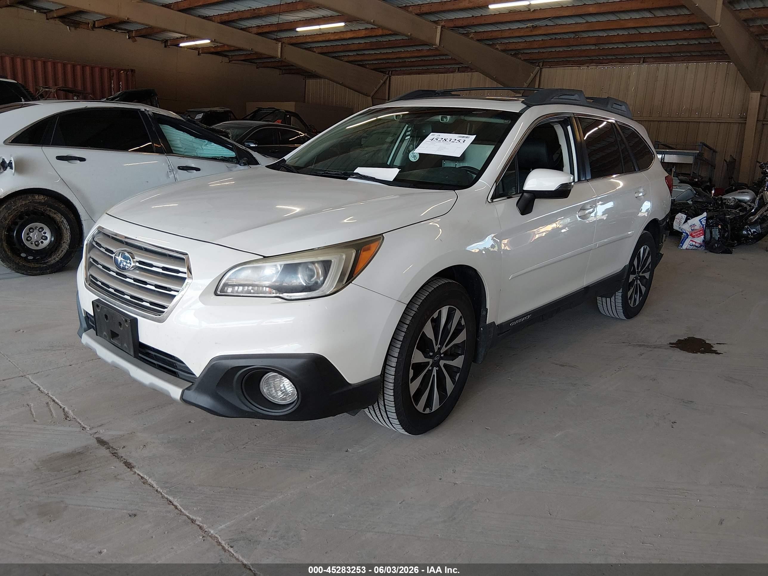 2015 Subaru Outback 3.6r Limited White vin: 4S4BSENC2F3289226