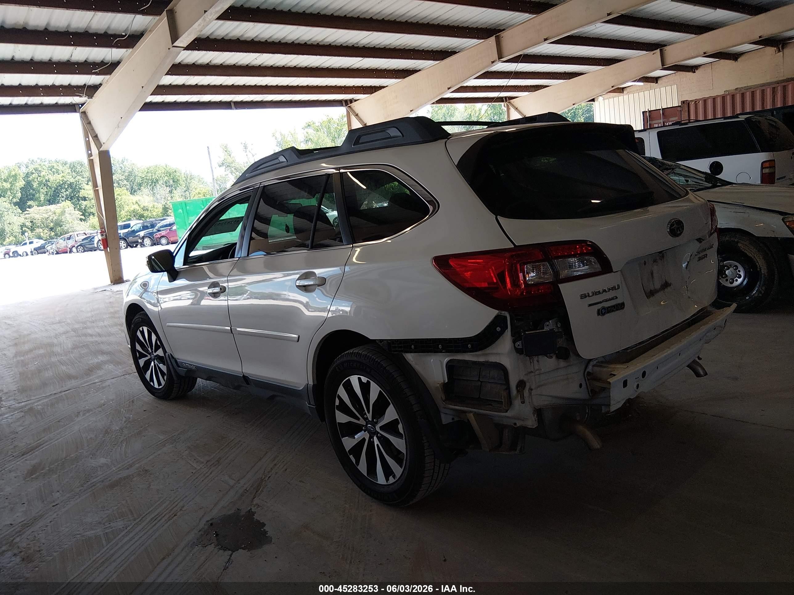 2015 Subaru Outback 3.6r Limited White vin: 4S4BSENC2F3289226