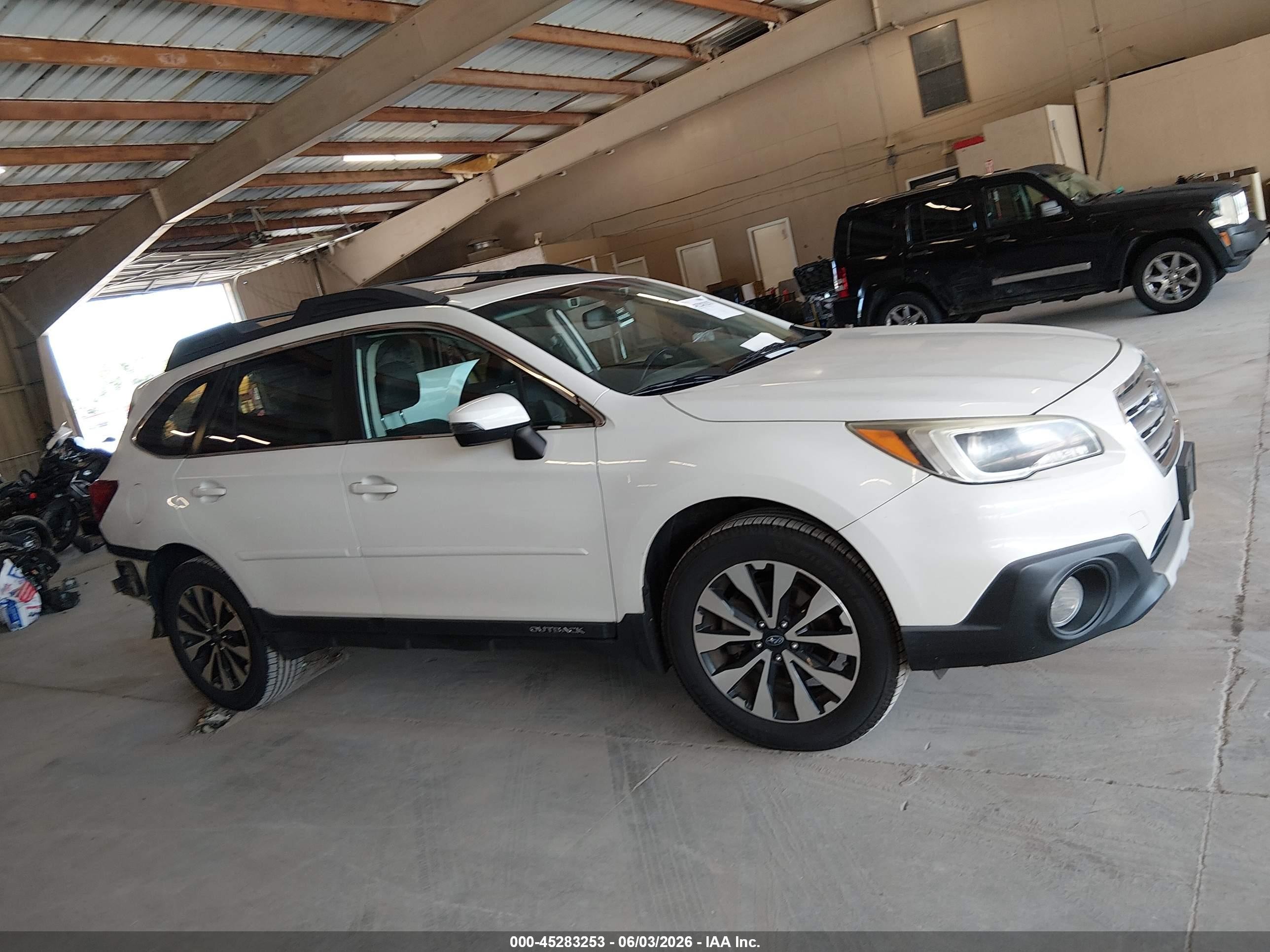 2015 Subaru Outback 3.6r Limited White vin: 4S4BSENC2F3289226