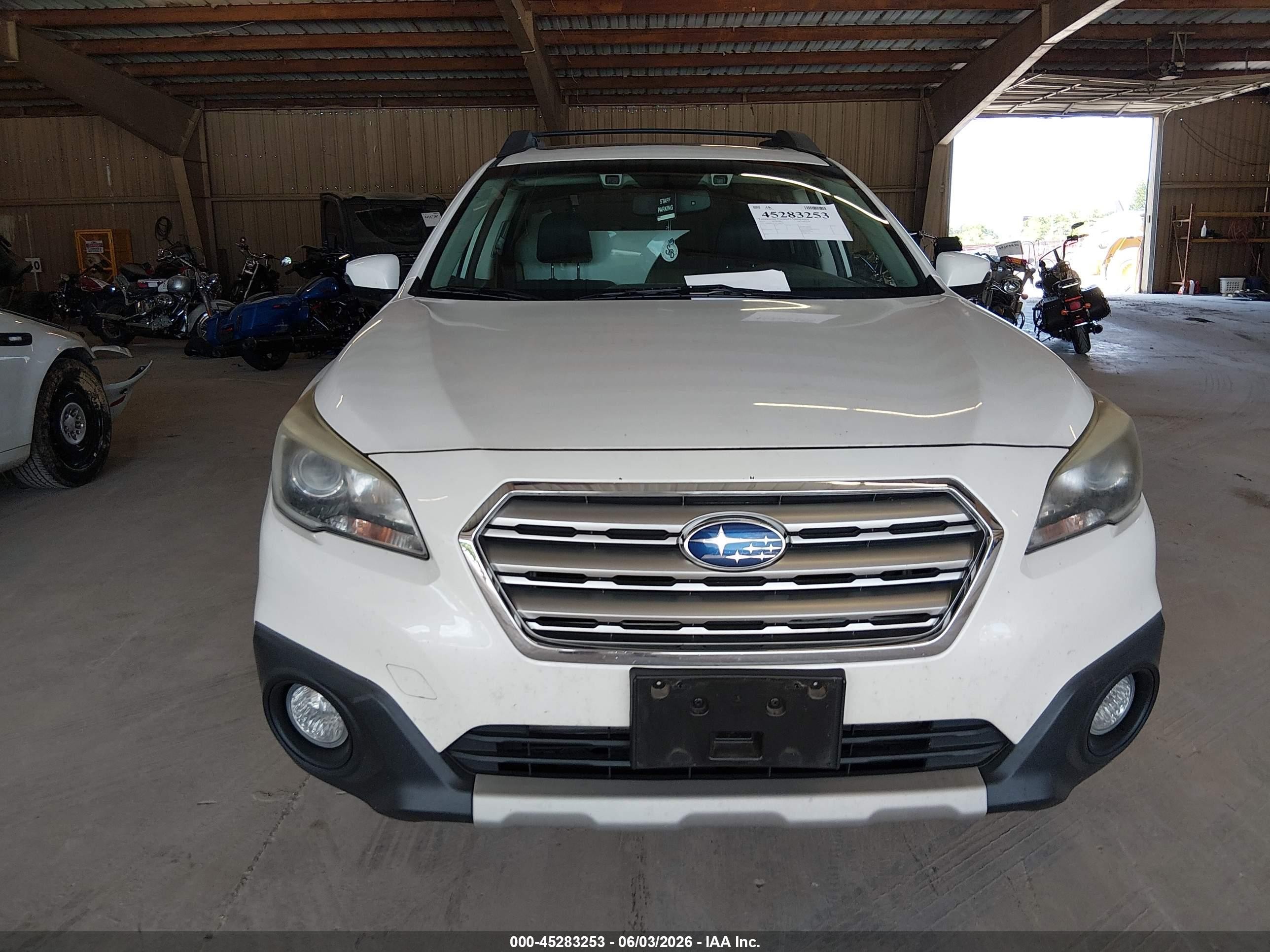 2015 Subaru Outback 3.6r Limited White vin: 4S4BSENC2F3289226