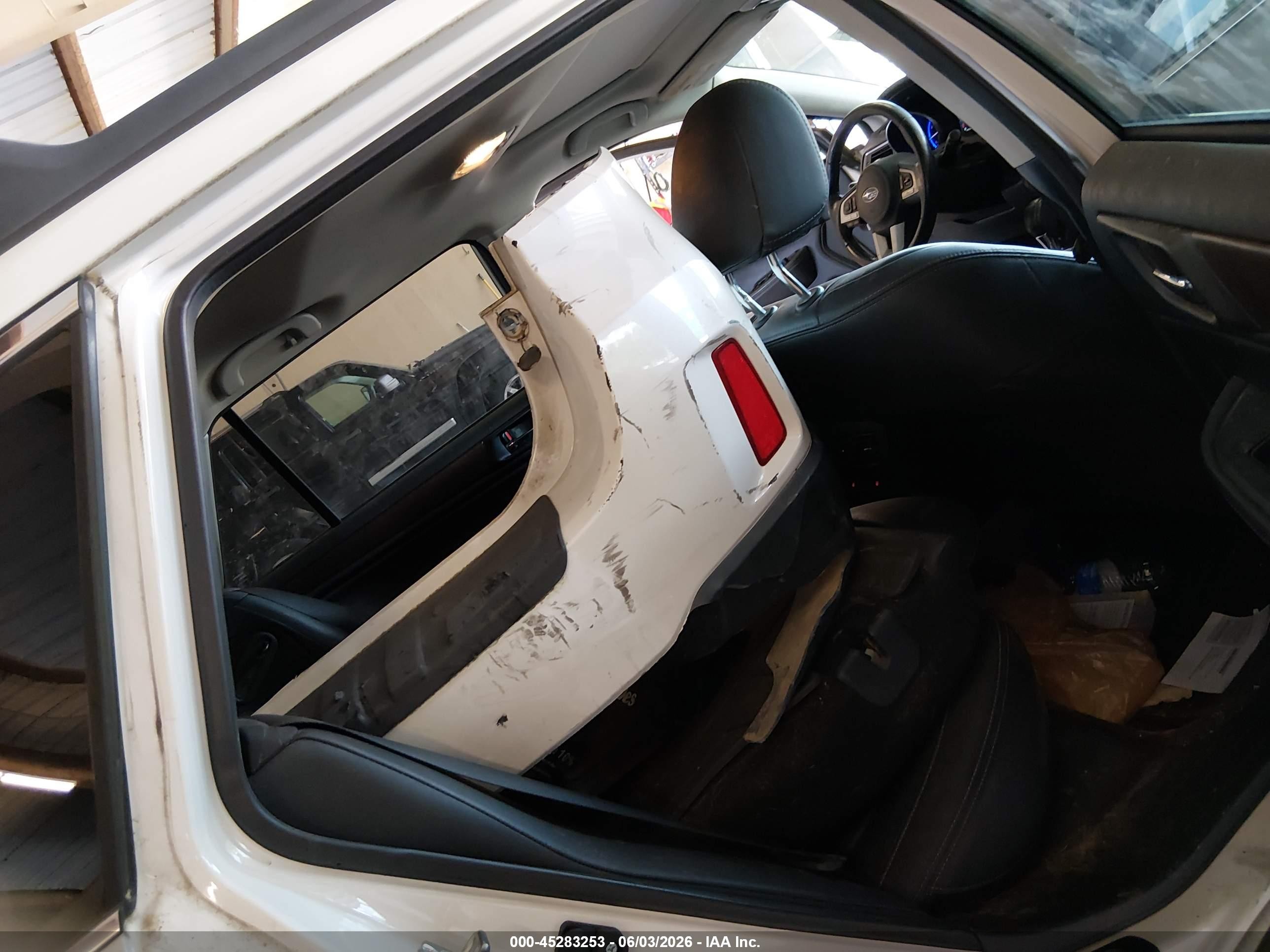 2015 Subaru Outback 3.6r Limited White vin: 4S4BSENC2F3289226