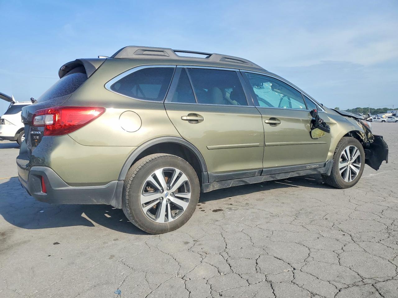 2019 Subaru Outback 3.6r Limited Green vin: 4S4BSENC2K3310750