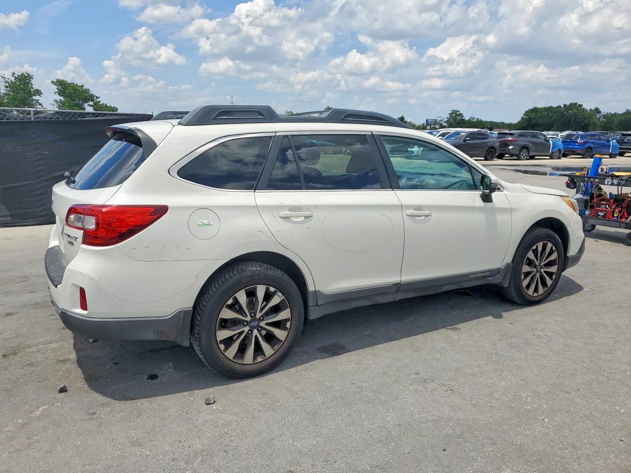 2015 Subaru Outback 3.6r Limited White vin: 4S4BSENC3F3237250
