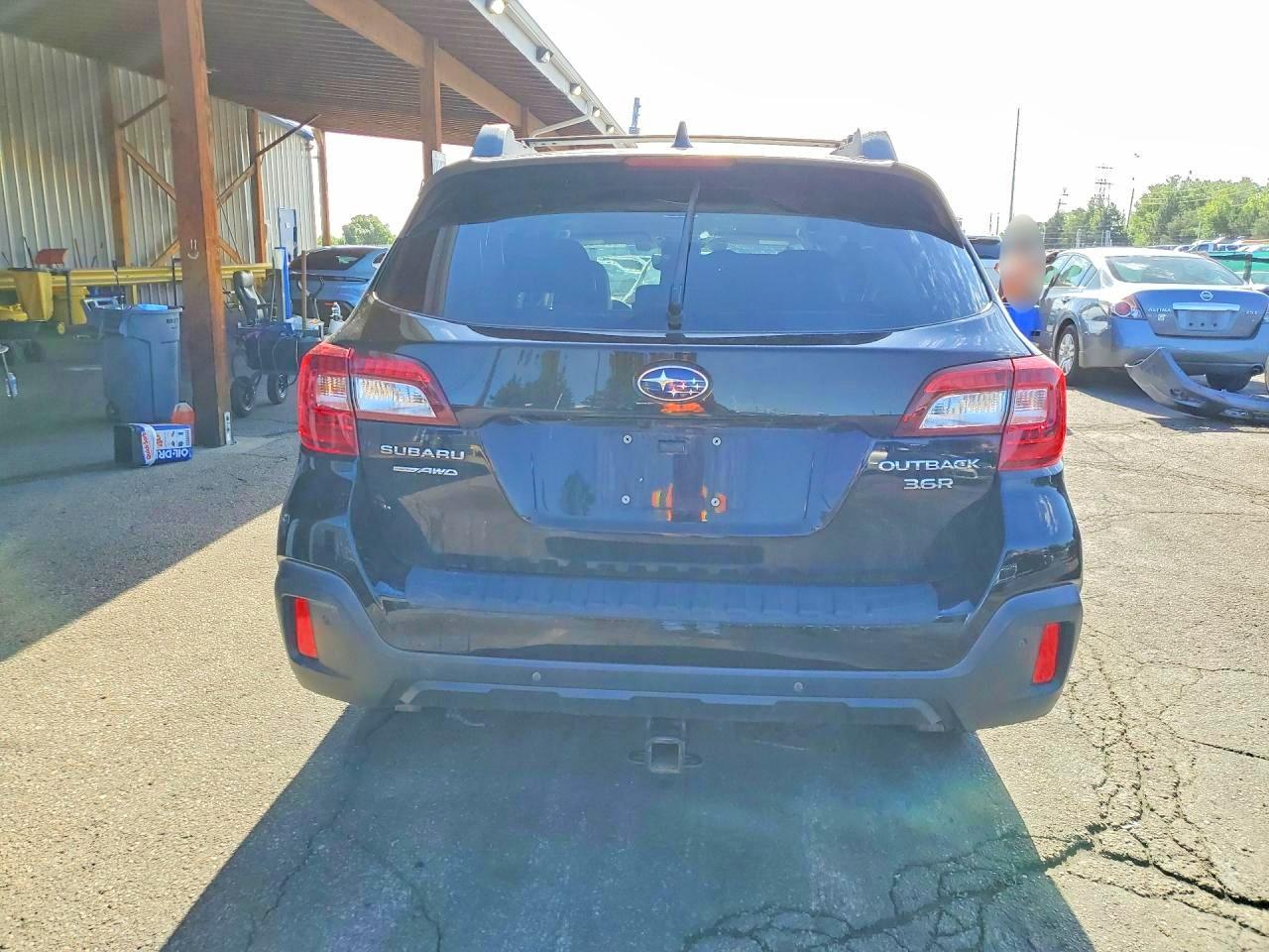 2018 Subaru Outback 3.6r Limited Black vin: 4S4BSENC3J3288546