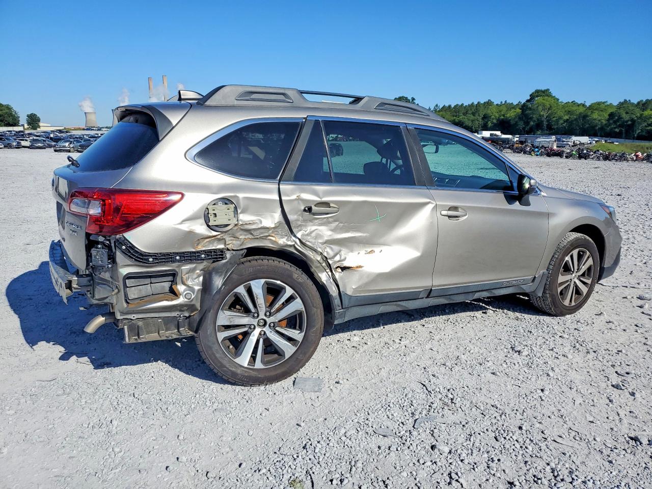 2018 Subaru Outback 3.6r Limited Silver vin: 4S4BSENC3J3343402