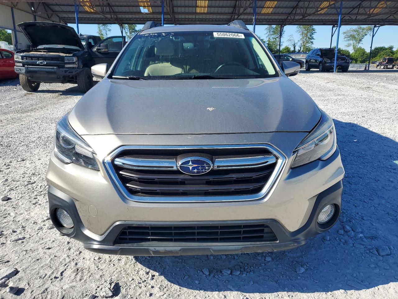 2018 Subaru Outback 3.6r Limited Silver vin: 4S4BSENC3J3343402