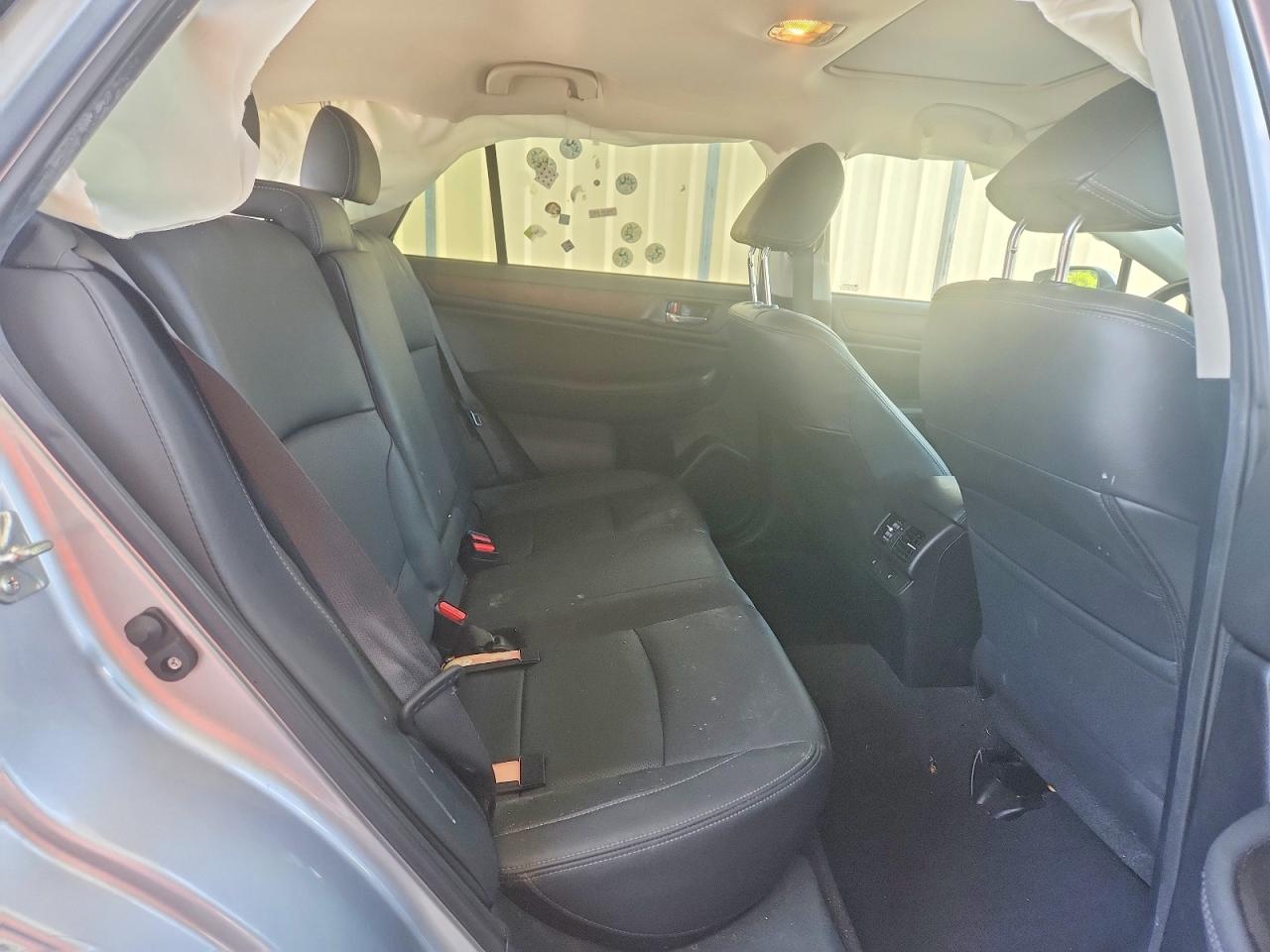 2015 Subaru Outback 3.6r Limited Silver vin: 4S4BSENC4F3348468