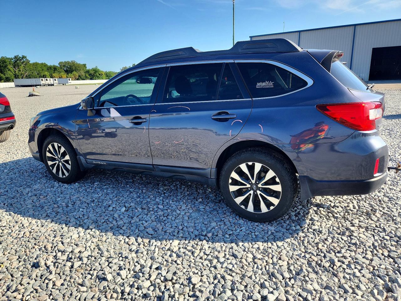 2015 Subaru Outback 3.6r Limited Gray vin: 4S4BSENC5F3230011