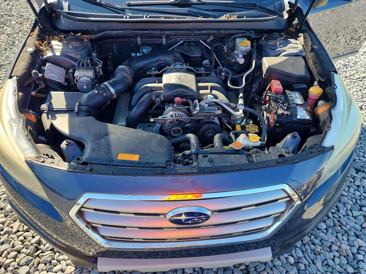 2015 Subaru Outback 3.6r Limited Gray vin: 4S4BSENC5F3230011