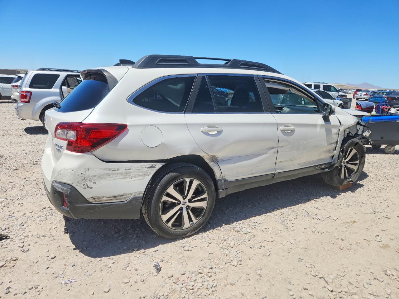 2019 Subaru Outback 3.6r Limited White vin: 4S4BSENC5K3274844