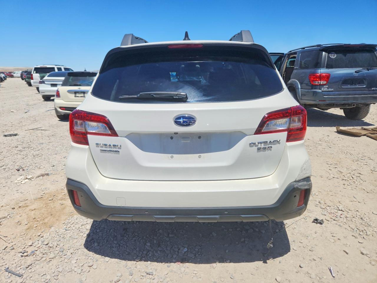 2019 Subaru Outback 3.6r Limited White vin: 4S4BSENC5K3274844